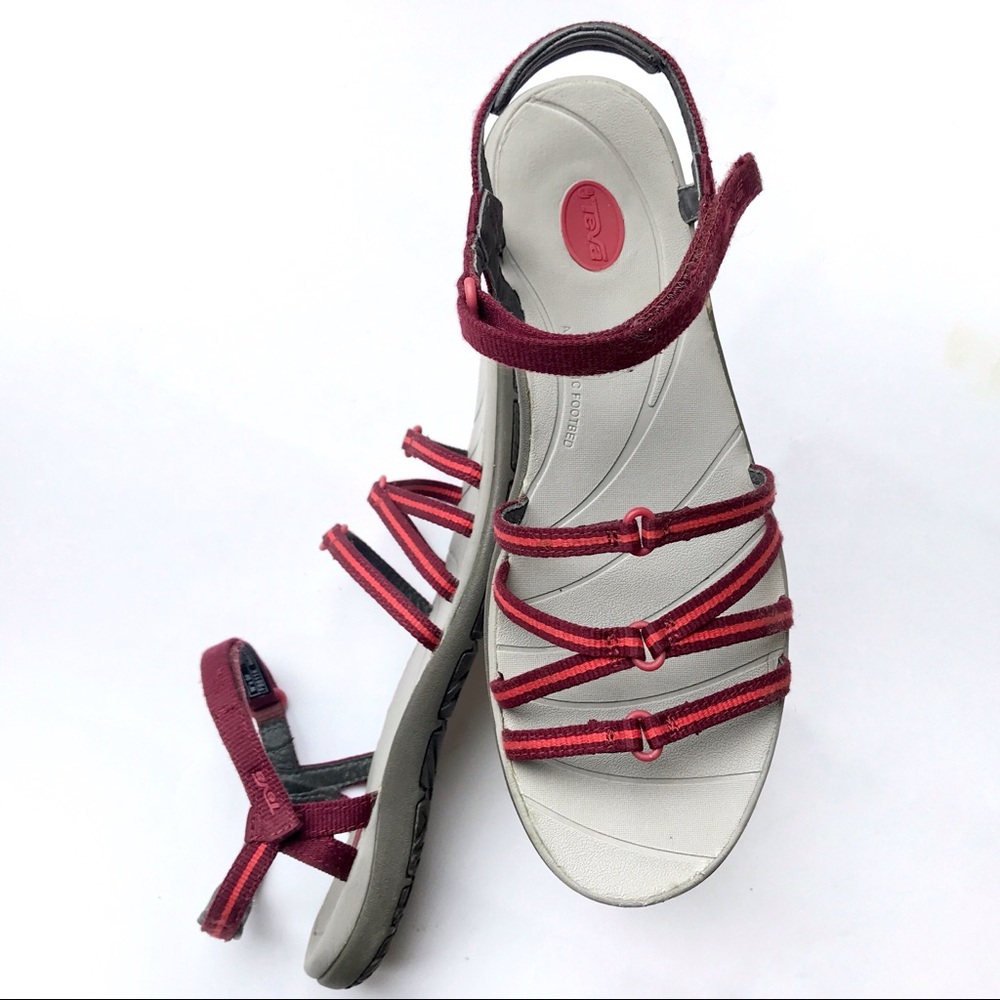 Women’s TEVA Kokomo burgundy sandals US 9 GUC